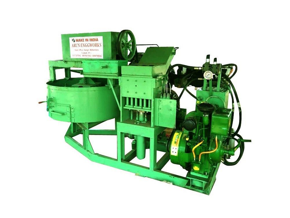 10 HP Mild Steel Cement Block Making Machine, Automation Grade: Semi Automatic, Capacity: 1000-1500 Blocks per hour