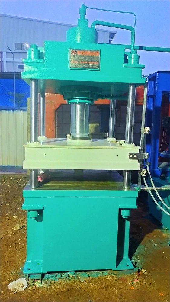 100-500 Four-Pillar Hydraulic Press Machine