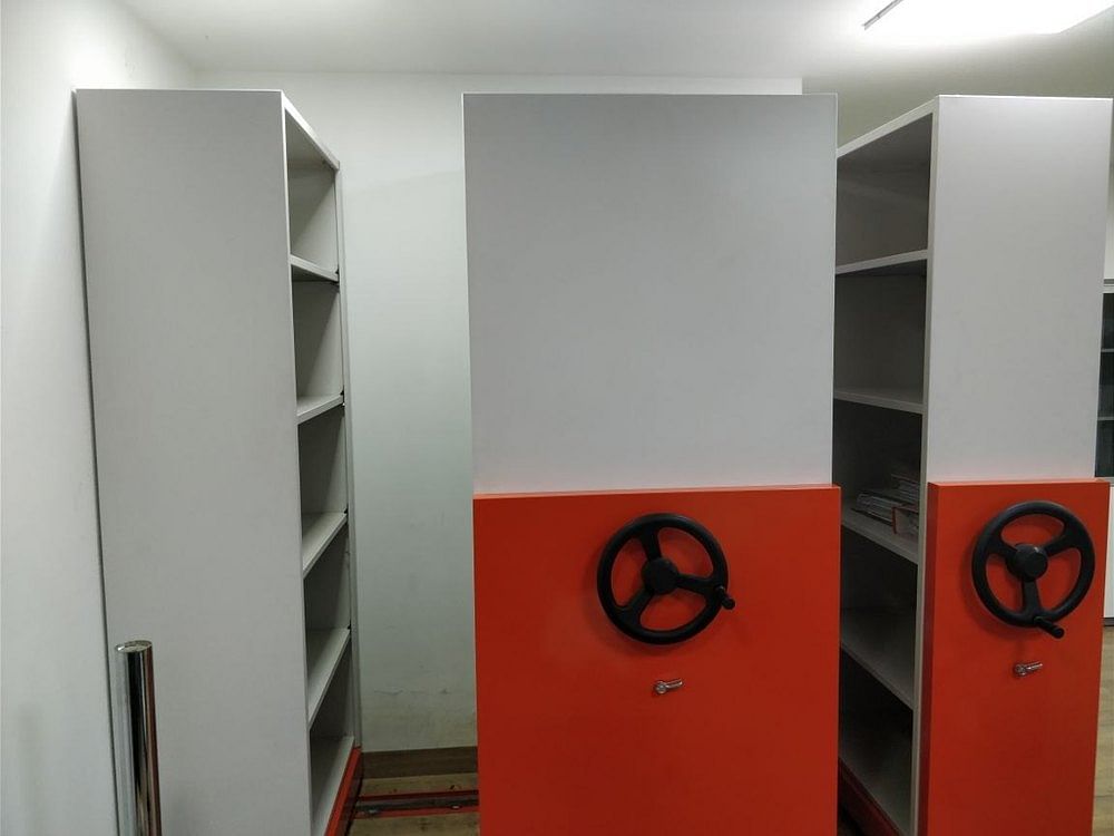 15 Feet Offices Mechanical Mobile Storage System, For Office Use, Storage Capacity: 150 Kg