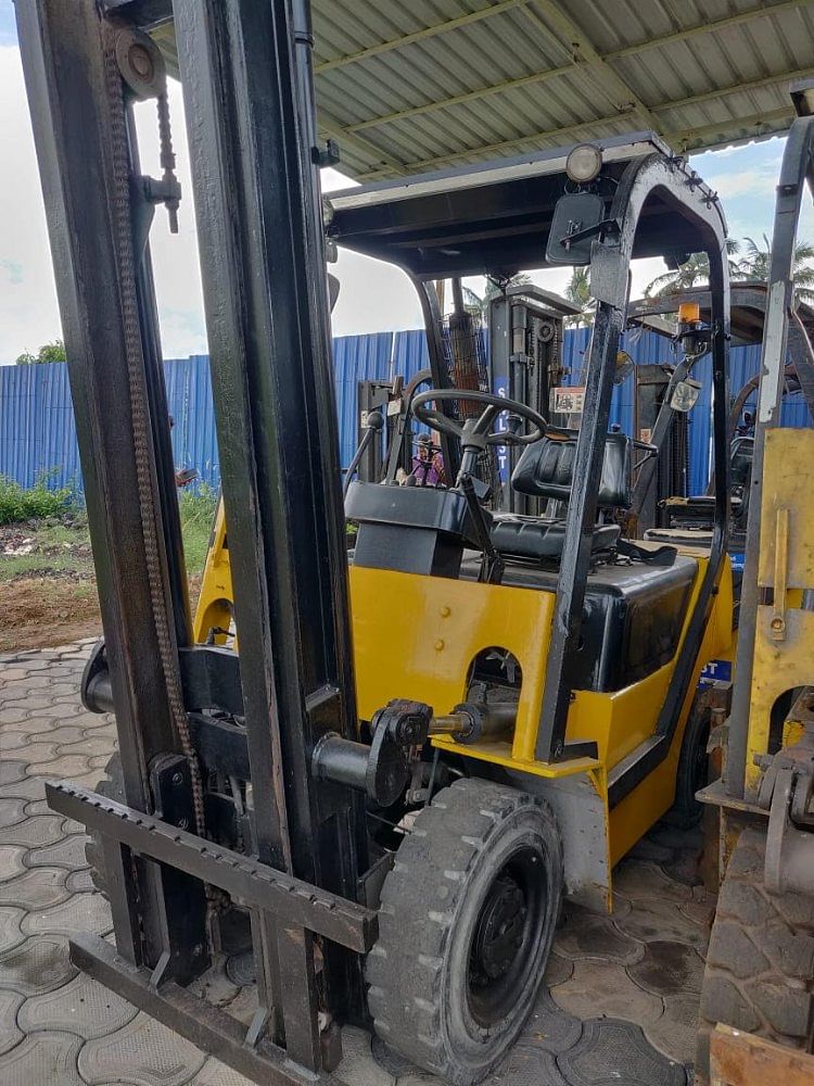 2000-3000 mm Used Diesel Forklift, Capacity: 3.0, Model Name/Number: Voltas Dvx 30