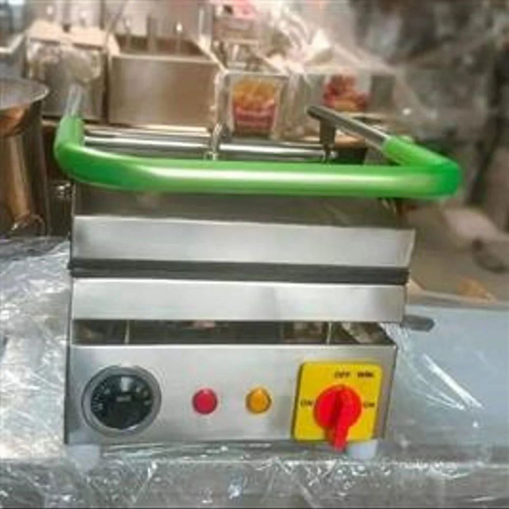 202 Swg 2000 W Commercial Sandwich Griller, Model Name/Number: Bhargav Equipments, Capacity: 8 Nos Sendwich