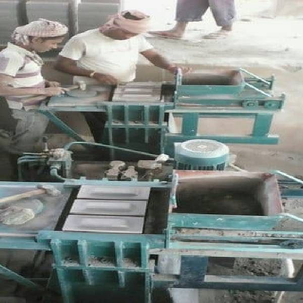 Semi automatic 6 Cavity flyash brick making machine