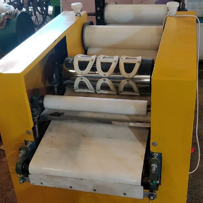 Semi automatic samosa making machine