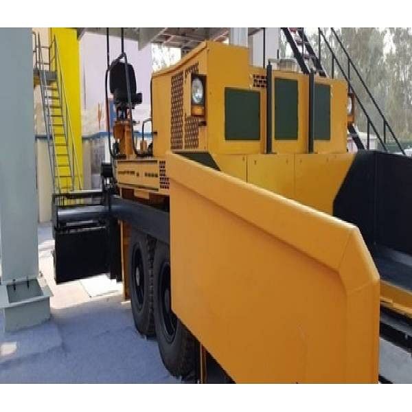 Hydrostatic Sensor Paver Finisher 185 Litre