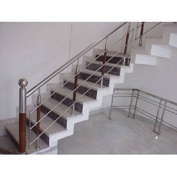 Stainless Steel Railing With Wooden Baluster