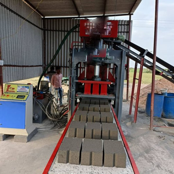 Concrete block making machine