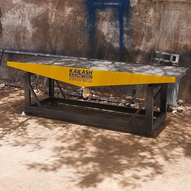 paver block vibrating table machine