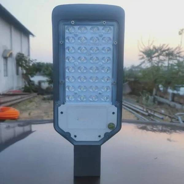 18 Watt LED Street Light