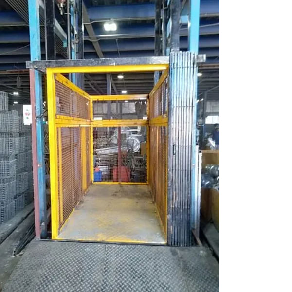 Hydraulic Goods Lift