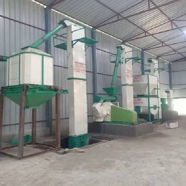 Poultry Com Cattle Feed Machine