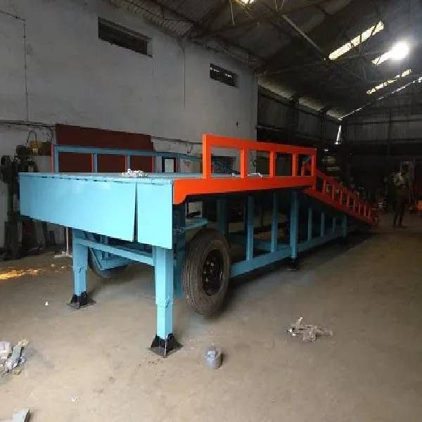 Industrial Mobile Loading Ramp Mechanical And Hydraulic