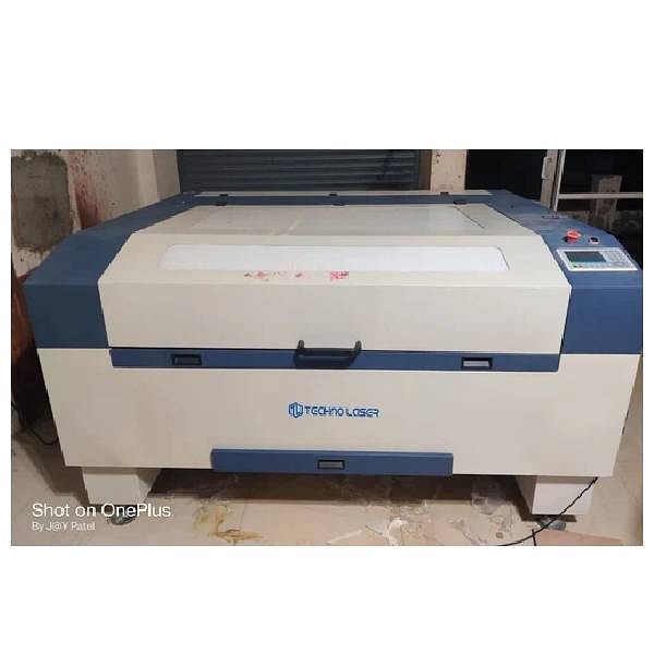 Acrylic Laser Cutting Machine