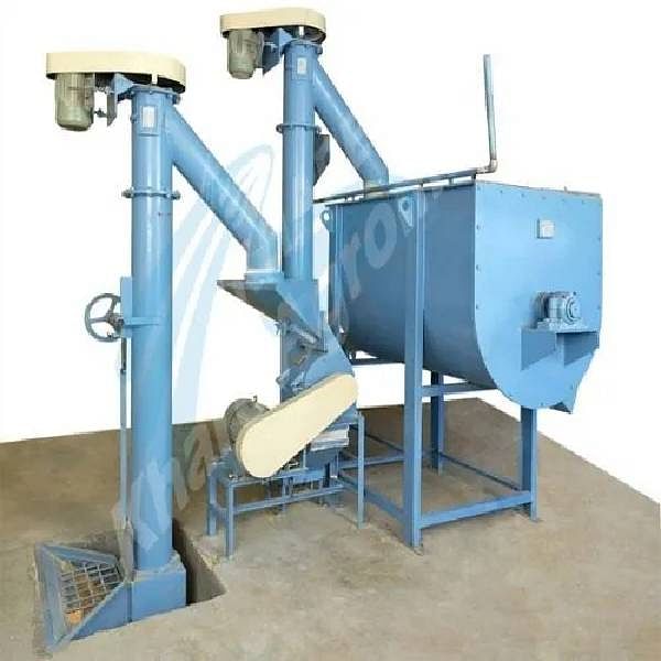 Poultry And Cattle Feed Making Machine