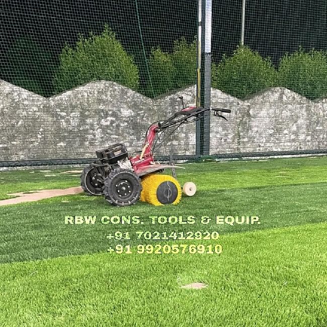 Turf Brushing Machine