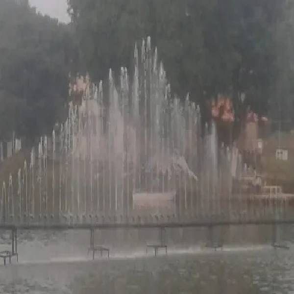 Vertical Jet Fountain