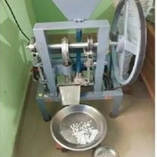 Kapoor Making Machine