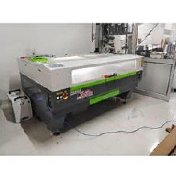 CO2 Laser Cutting Machine