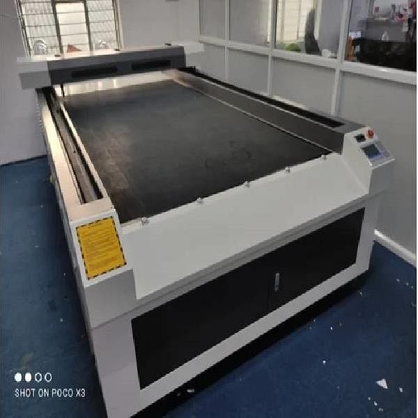 CO2 Laser Cutting Machine