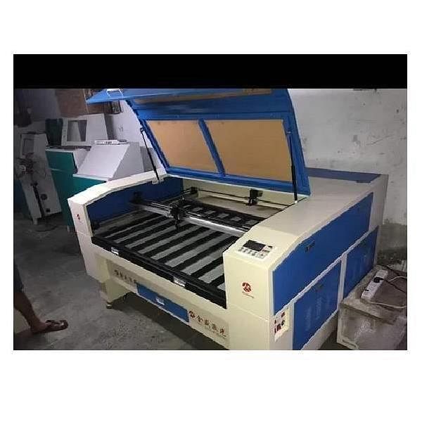 CO2 Laser Cutting Machine