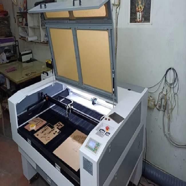 Acrylic Laser Cutting Machine