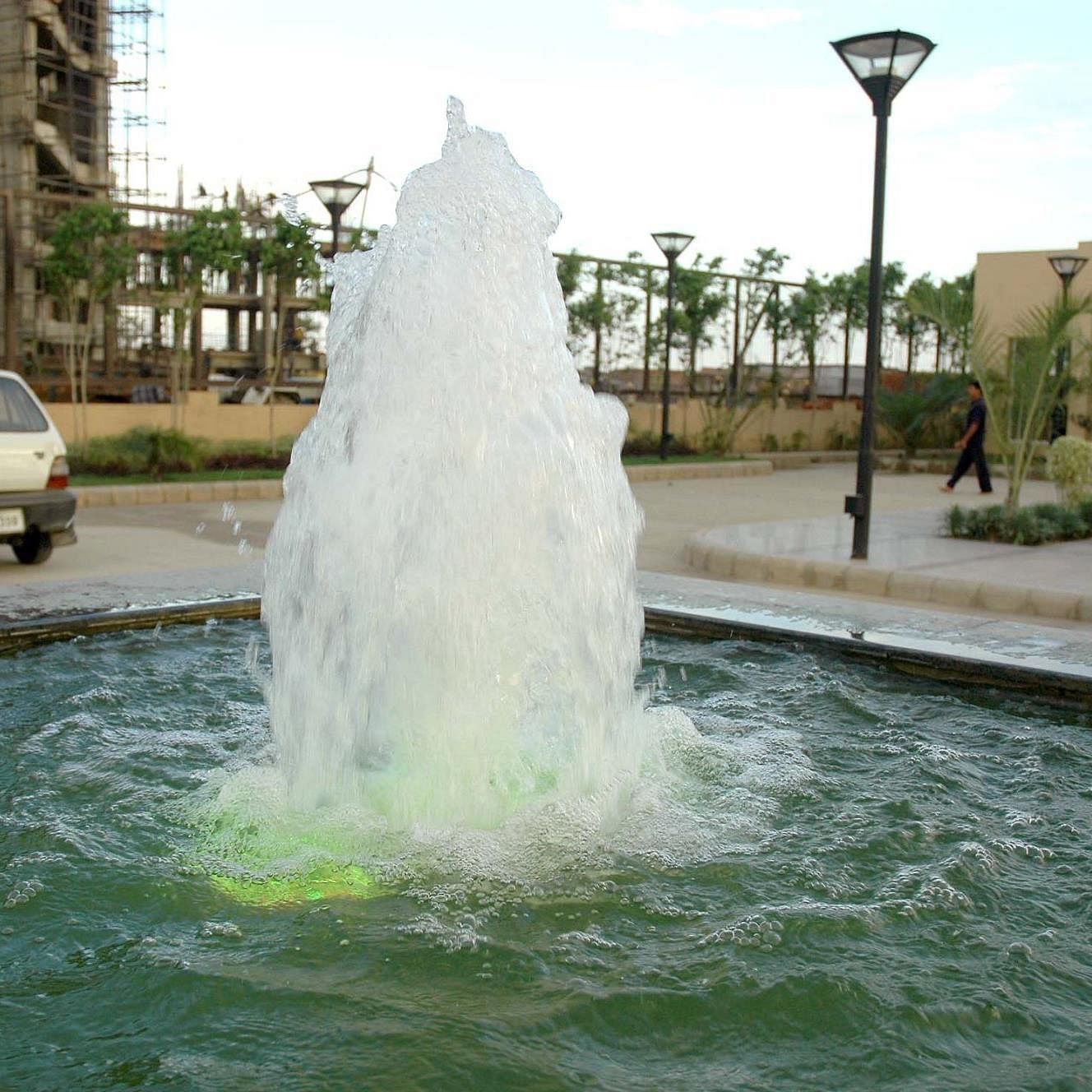 Geyser jet water fountain