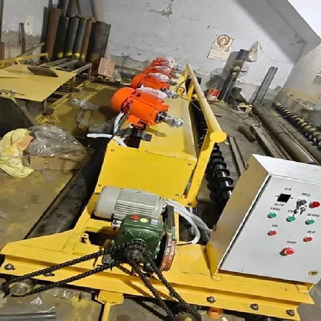 CONCRETE ROAD PAVER MACHINE 6.75 MTR