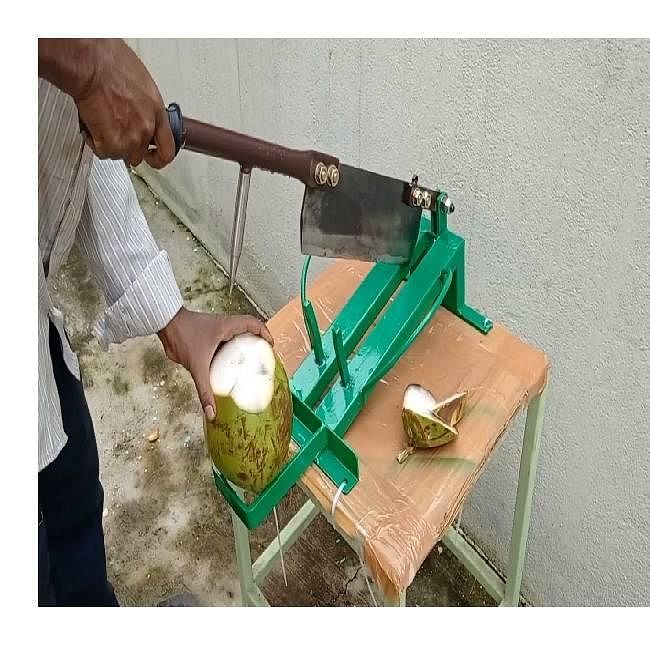 Coconut Cutting Machine, Model Name/Number: NS-CC-60, Capacity: 50-60 KG/Hr