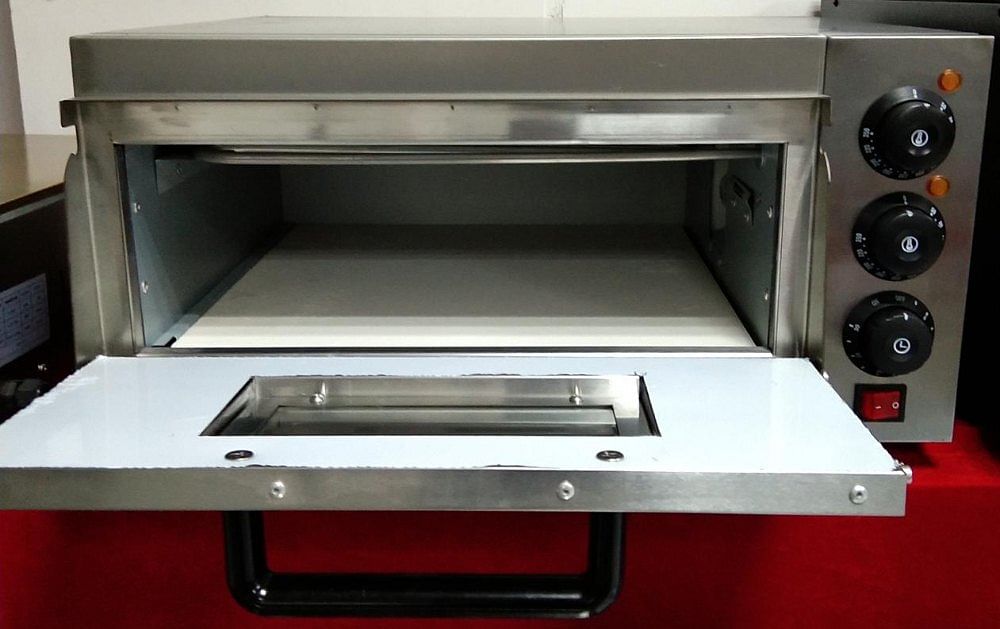 2.4 kW/hr Single Deck Oven Medium Pizza Oven Commecail