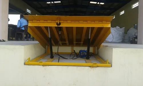 2710 mm Dock Leveler, 9 Ton