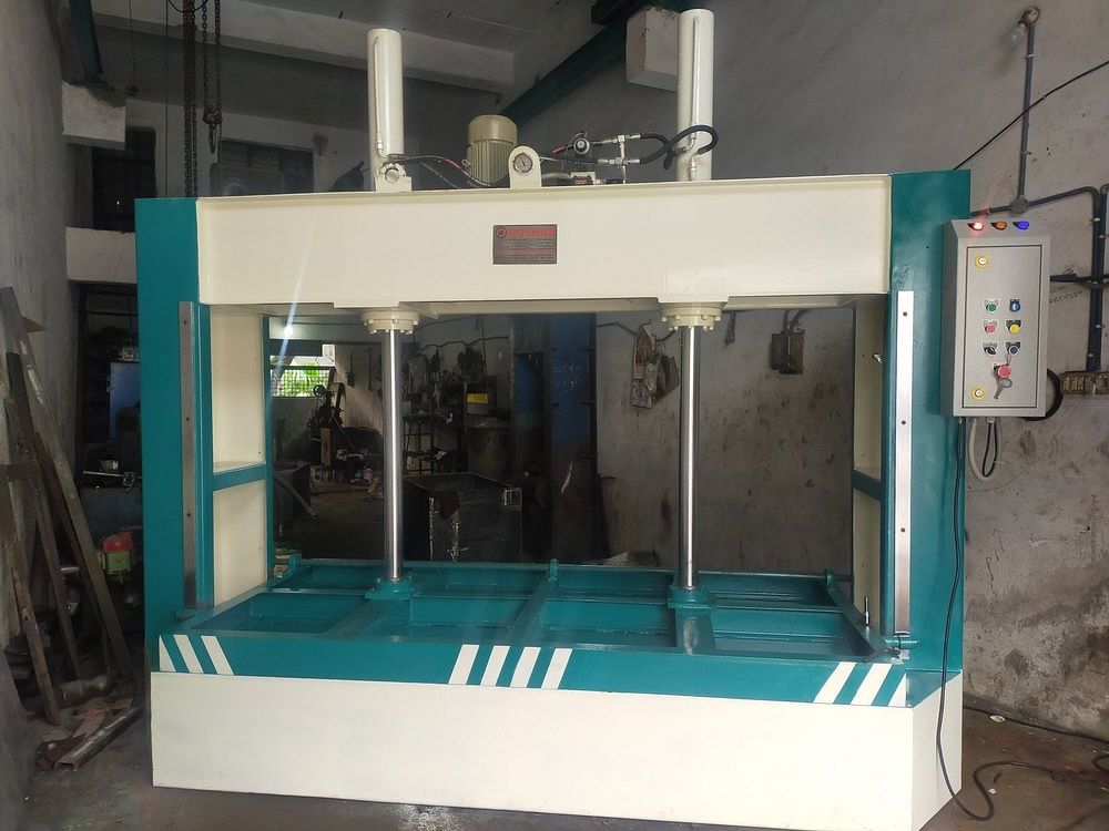 3 Phase Hydraulic Wooden Door Cold Press Machine, Model Name/Number: Roshan Industries, Capacity: 60 Mt