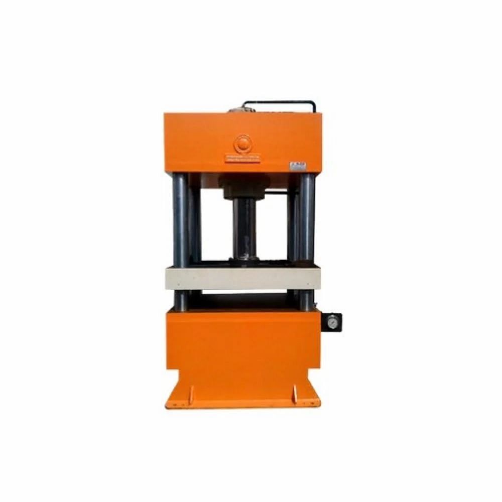 4 Pillar Hydraulic Press Machine, Capacity: 250 Ton