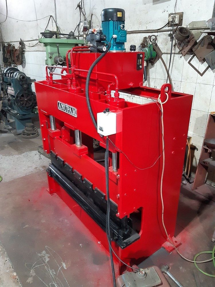 50 Ton Hydraulic Brake Press, Automation Grade: Semi-Automatic, Size: 2-1500 mm