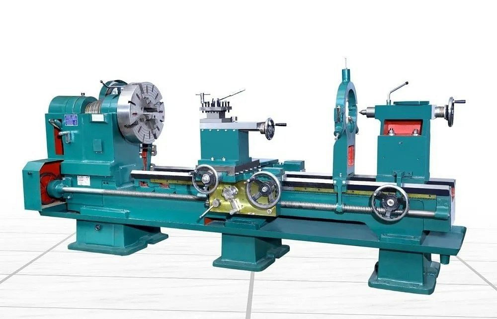 5.5 Feet Light Duty Lathe Machine.