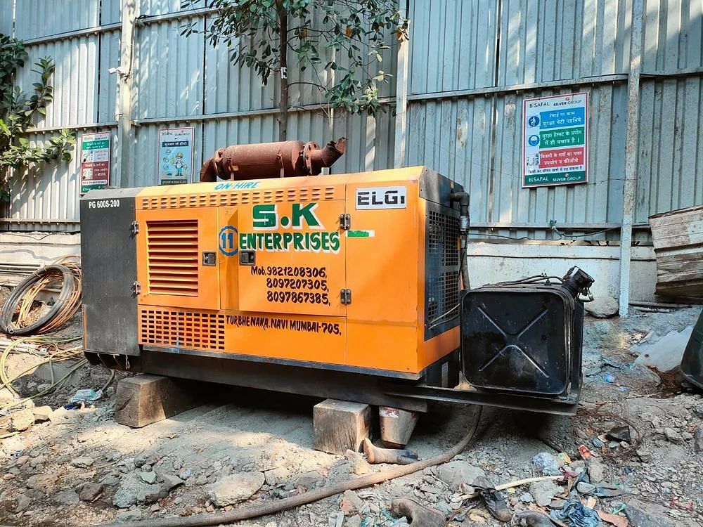 600/200 screw Diesel Air Compressor Rental Service In Maharashtra