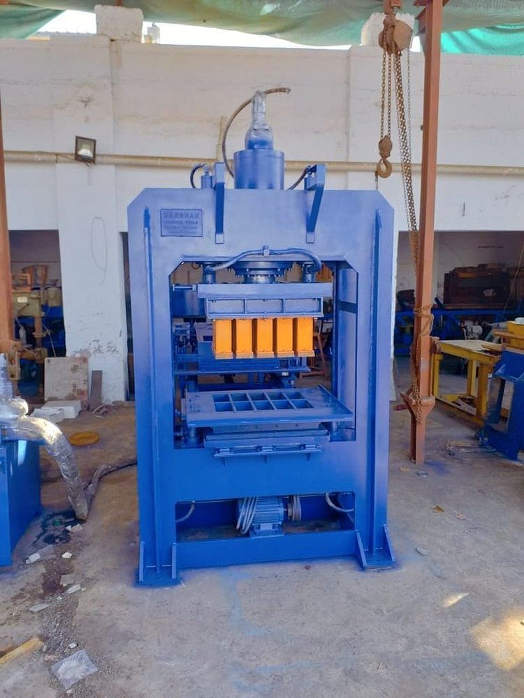 7HP Mild Steel 10 Section Brick Making Machine, Capacity: 2000-2500 Blocks per hour