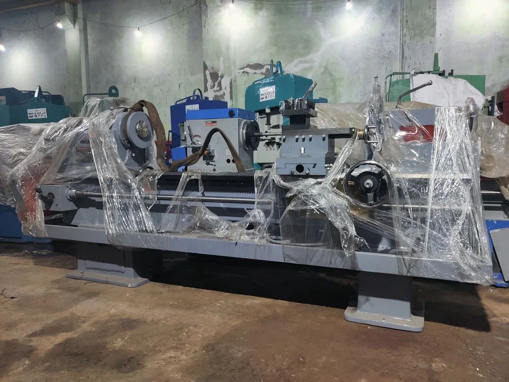 9 Feet Heavy Duty Lathe Machines, 80 mm