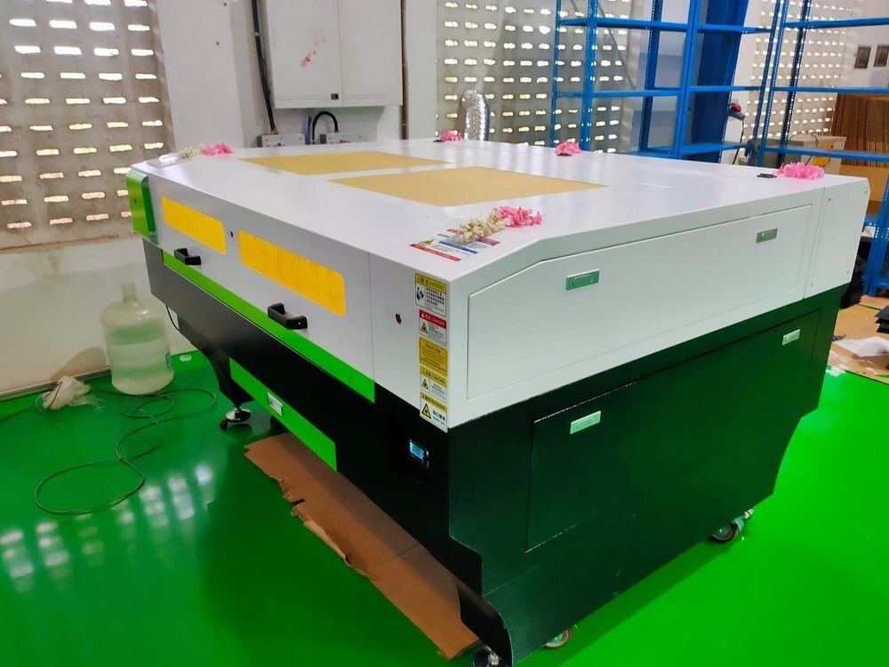 Acrylic Laser Cutting Machine