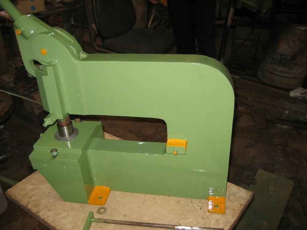 AECO Hydraulic Shearing Machine, For Industrial