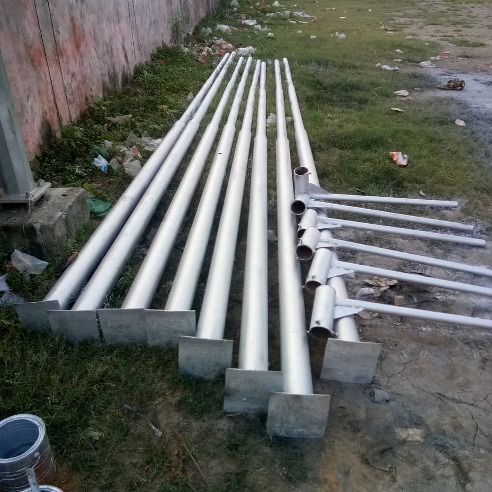 Aluminium Single-Arm Lightning Pole/ Vidarbha Nagpur, For Street, 9m