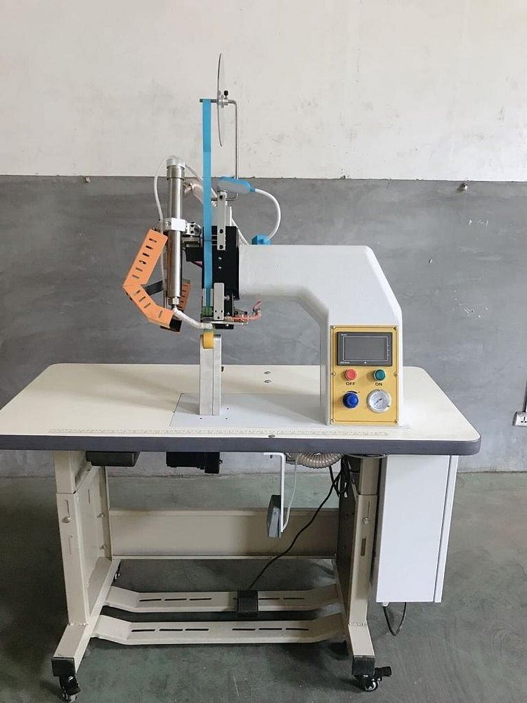 Ashima Mild Steel Hot Air Seam Sealing Machine, Capacity: 1000 Pouch Per hour, Model Name/Number: ARF-R2