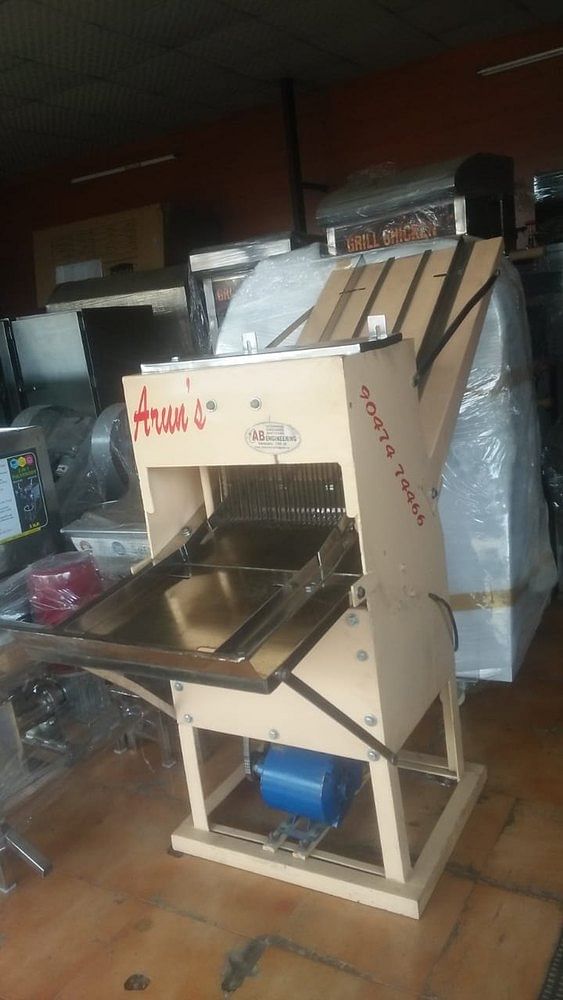 Automatic Bread Slicer Machine