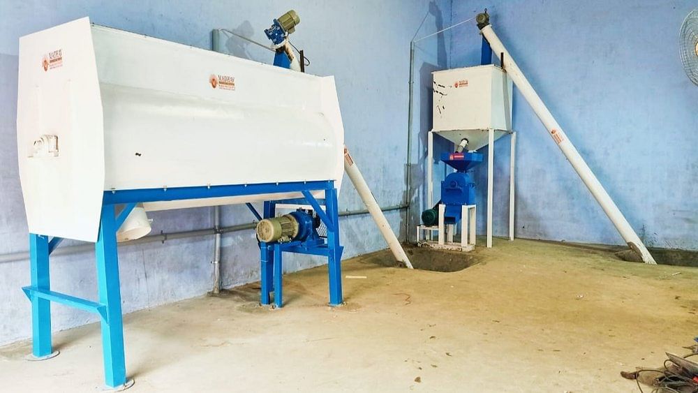 Automatic Cattle Feed Making Machine, 800 kg/Hr