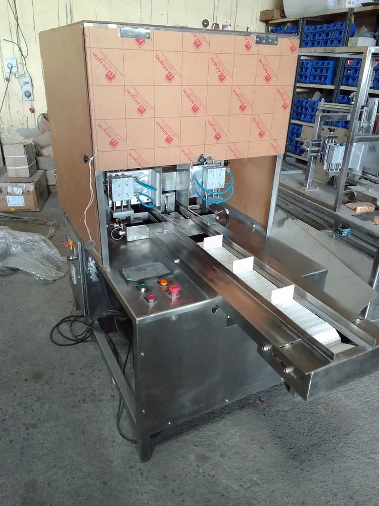 Automatic Gluing Machine