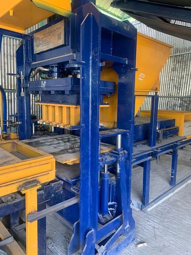 Automatic Paver Block Making Machine, Capacity: 1500 Blocks per Hour