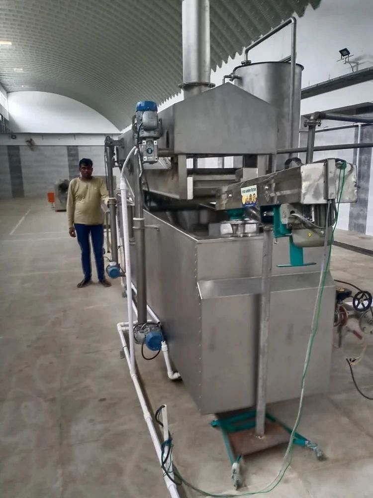 Automatic Snacks Frying Machine, 5 kW, Capacity: 350 kg/Hour