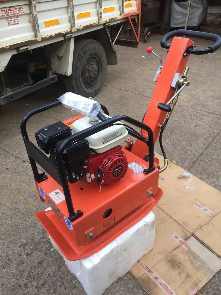 Avc50 Reverse/Forward Plate Compactor, For Construction, Capacity: 5 Ton