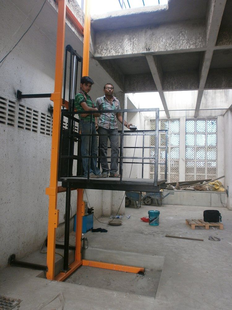 Balaad Industrial Goods Lifts, For Industial, Capacity: 1-2 ton