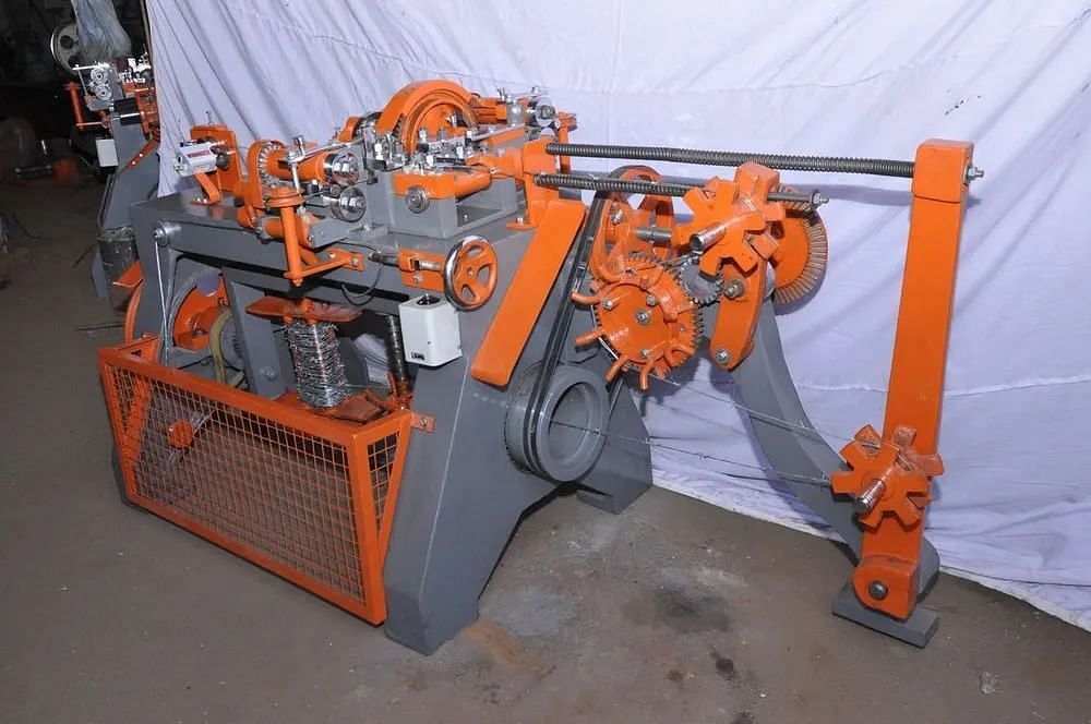 Barbed Wire Making Machine