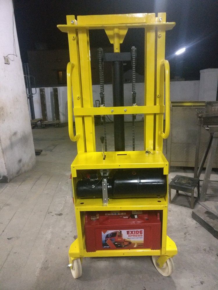 Battery Operated Semi Electric Stacker