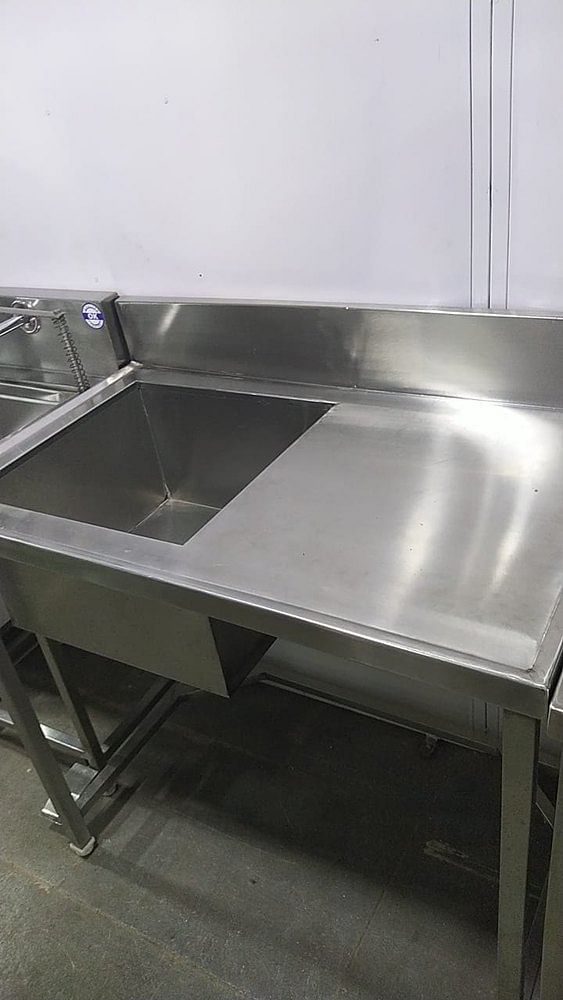 Bhawani Engineering Polished Stainless Steel Table Sink, Sink Shape: Rectnagular, Number Of Sinks: 1